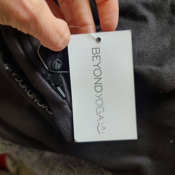 NWT Beyond yoga infinity scarf - Picture 8 of 8